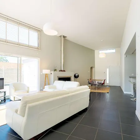 Familiale Avec Piscine 10 Pers Villa