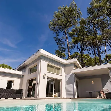 Familiale Avec Piscine 10 Pers